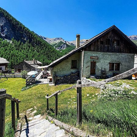 Auberge L'Estoilies Saint-Vérand Exteriör bild