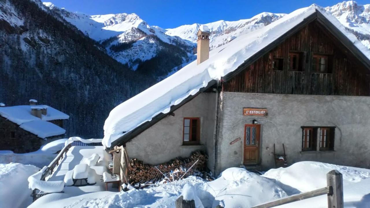 Auberge L'Estoilies Saint-Vérand Exteriör bild