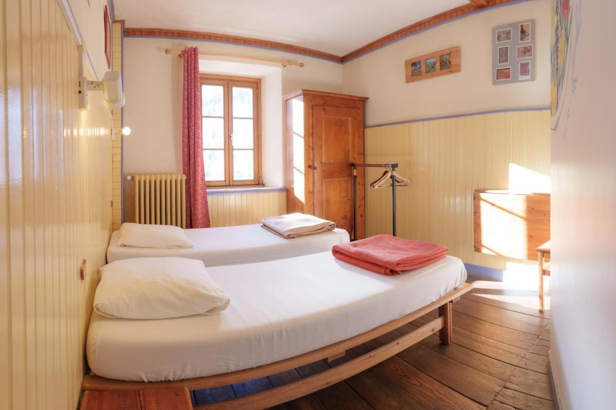 Auberge L'Estoilies Saint-Vérand Exteriör bild