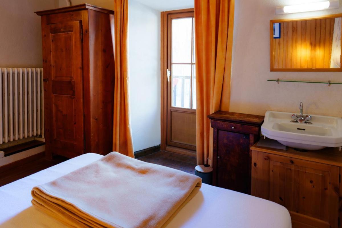 Auberge L'Estoilies Saint-Vérand Exteriör bild