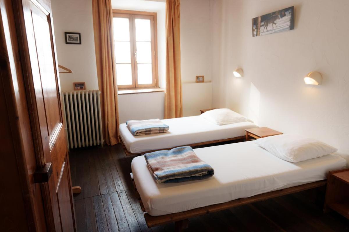 Auberge L'Estoilies Saint-Vérand Exteriör bild